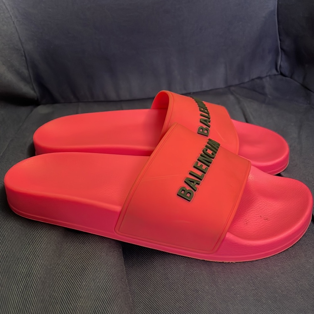 BALENCIAGA WOMEN'S POOL SLIDE SANDAL IN FLUO PINK